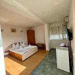 Guest house Casa Blanca Din Costinesti 3*