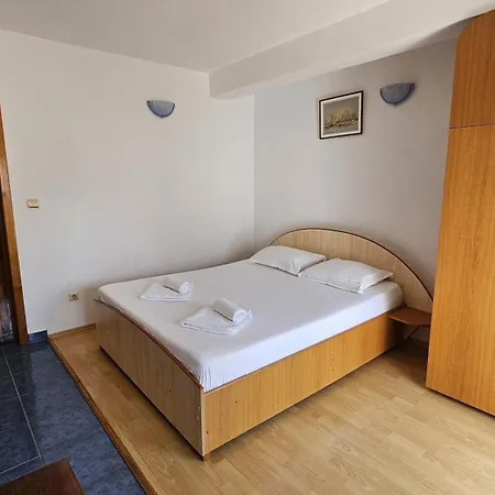 Pensiune Casa Blanca Din