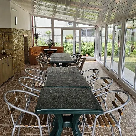 Casa Blanca Din بيت ضيافة كوستِنيست